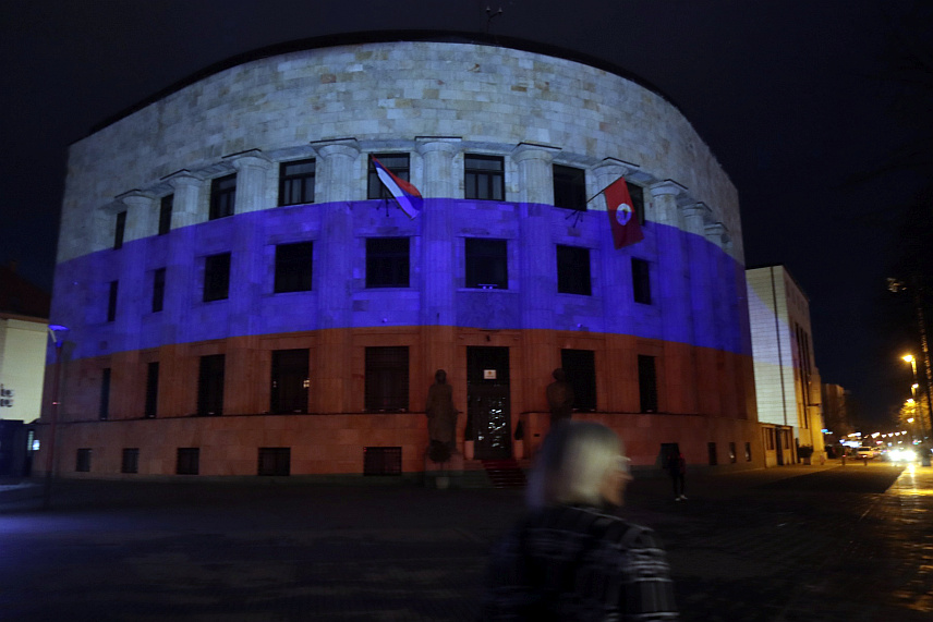 БАЊАЛУКА, 18. МАРТА /СРНА/ - Палата Републике Српске вечерас је освијетљена у бојама руске заставе у част побједе Владимира Путина на предсједничким изборима и као знак пријатељства Српске и Русије. /Фото - Борислав Здриња/