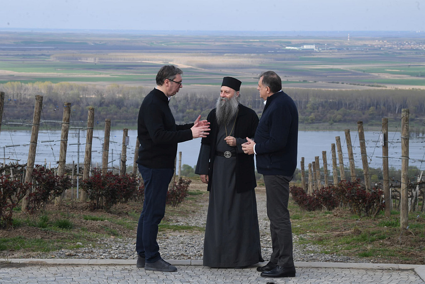 БАЊАЛУКА, 18. МАРТА /СРНА/ - Предсједник Републике Српске Милорад Додик на састанку са предсједником Србије Александром Вучићем и Његовом светошћу патријархом српским Порфиријем.