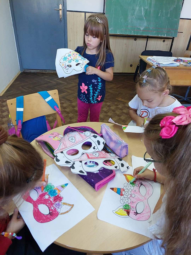 ШАМАЦ 18. МАРTА /СРНА/ - На подручју општине Шамац све је већи број заинтересованих ученика за бесплатан продужени боравак у школи и ове године их има више од 200 у четири основне школе, док је у претходној години било 100.