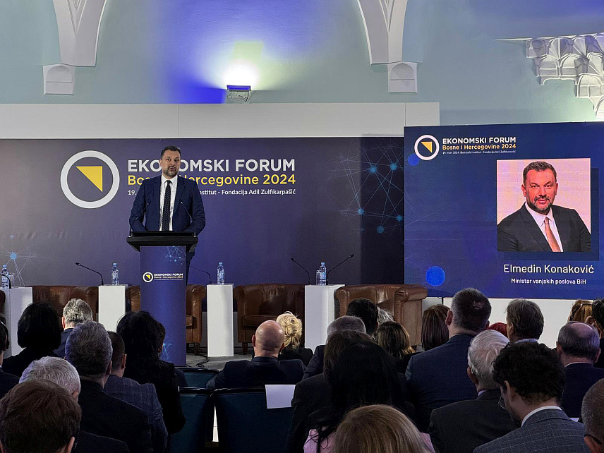 САРАЈЕВО, 19. МАРТА /СРНА/ - Mинистар иностраних послова у Савјету министара Елмедин Конаковић учествовао је на 8. Економском форуму који је организовао Економски факултет Универзитета у Сарајеву.