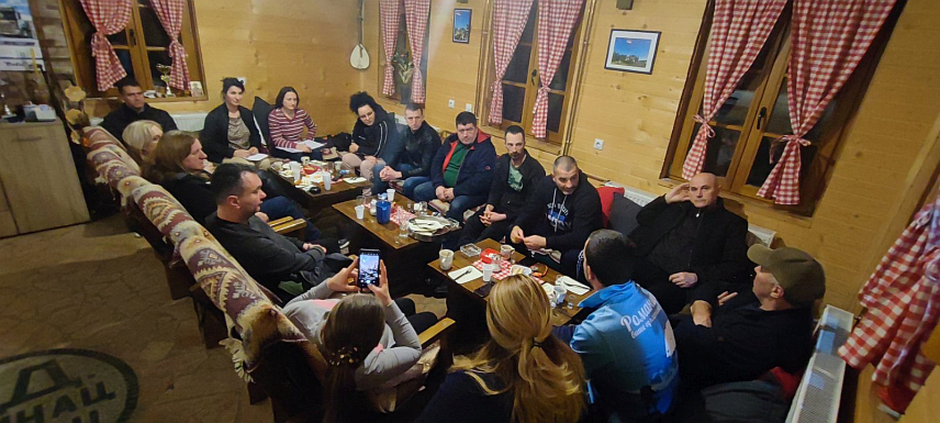 СОКОЛАЦ, 1. МАРTА /СРНА/ - Годишња Скупштина соколачког Планинарског друштва "Гласинац" одржаној на Романији