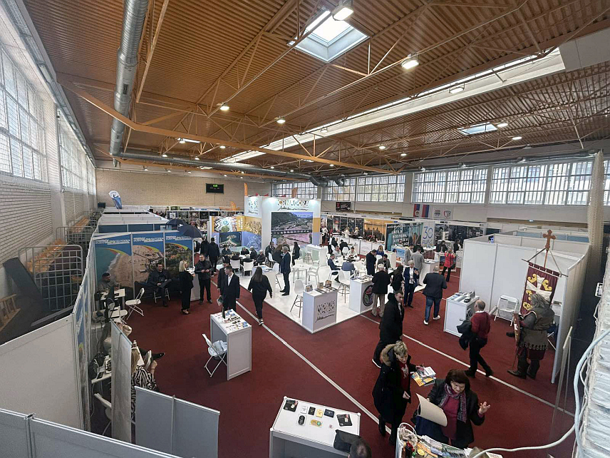 БАЊАЛУКА, 1. МАРТА /СРНА/ - У Бањалуци је данас отворен четврти Међународни сајам туризма који је окупио више од 150 домаћих и иностраних излагача.