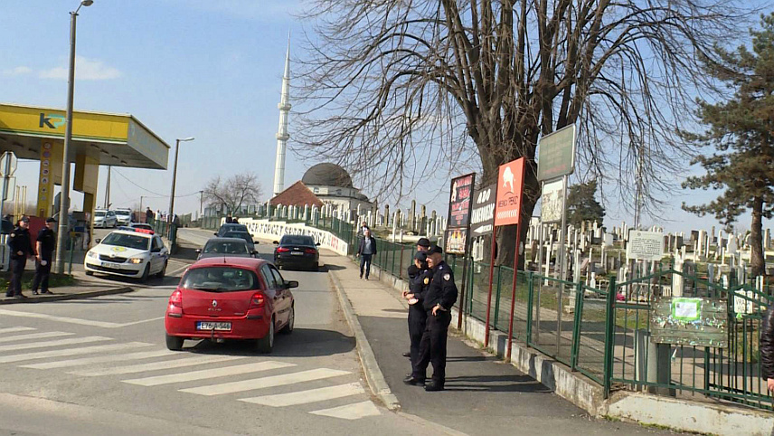 БРЧКО, 1. МАРТА /СРНА/ - Шеф Полиције Брчко дистрикта Горан Писић рекао је да је најављени дефиле возила поводом обиљежавања 1. марта данас прошао само кроз један дио града и да је у колони било 90 возила и 250 лица.