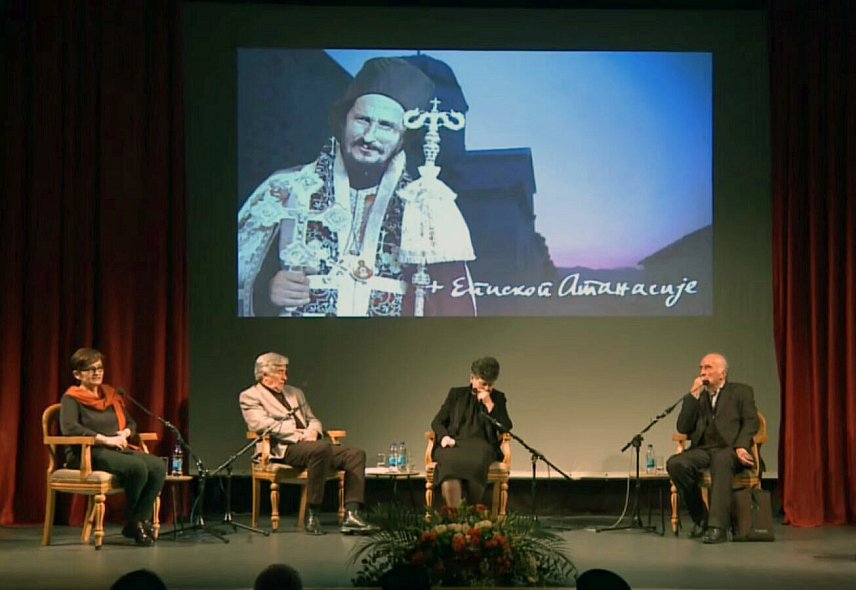 ТРЕБИЊЕ, 1. МАРТА /СРНА/ - Блаженопочивши епископ захумско-херцеговачки и приморски Атанасије био је људски и духовни горостас који је Херцеговину подигао из пепела, истакнуто је вечерас у Требињу на сесији "Светосавска и световасилијевска Херцеговина" која је одржана поводом три године од владикиног упокојења.