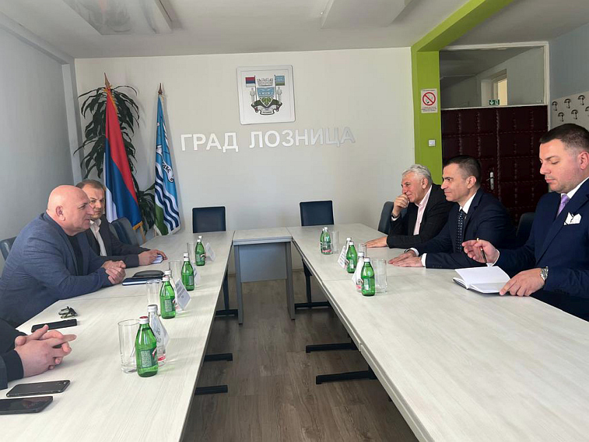 БЕОГРАД, 20. МАРТА /СРНА/ - Дјеца српског поријекла из цијеле Европе овог љета моћи ће да уче и усаврше матерњи српски језик и ћириличко писмо у љетном кампу у Тршићу код Лознице, у родном крају творца српске азбуке Вука Караџића.