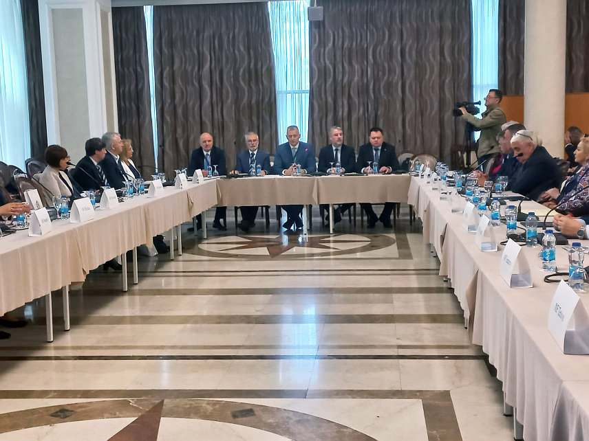 БАЊАЛУКА, 21. МАРТА /СРНА/ - Министар за научнотехнолошки развој и високо образовање Републике Српске Жељко Будимир на дводневној Конференцији "Јачање капацитета катедри породичне медицине на медицинским факултетима с циљем унапређења примарне здравствене заштите" у Бањалуци.