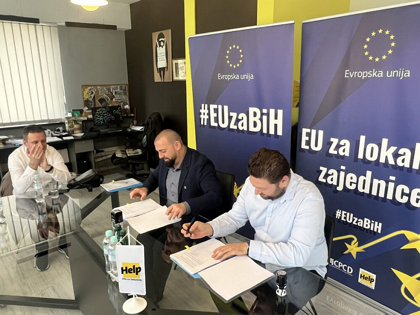ИСТОЧНО САРАЈЕВО, 21. МАРТА /СРНА/ - У оквиру пројекта ЕУ за локалне заједнице, потписан је уговор о инсталацији соларне електране на згради Градске управе Источно Сарајево.