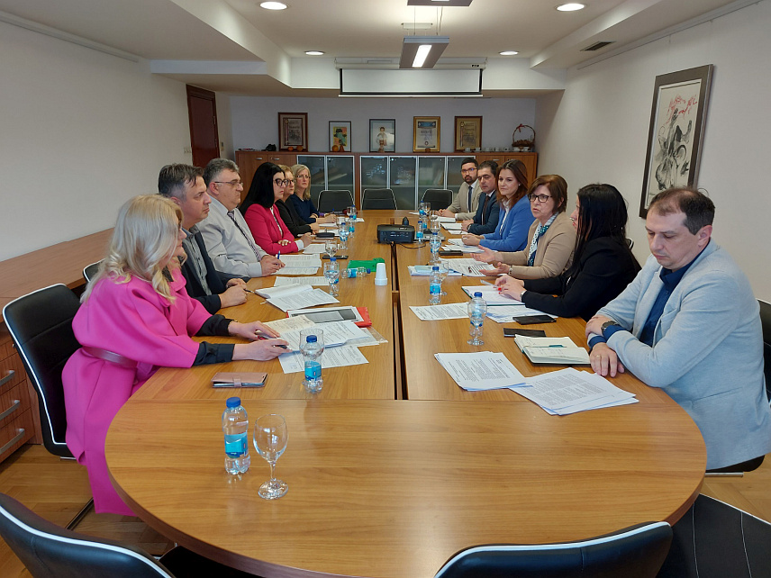 БАЊАЛУКА, 22. МАРТА /СРНА/- Представници Министарства просвјете и културе Републике Српске и Синдиката образовања на састанку у Бањалуци.
