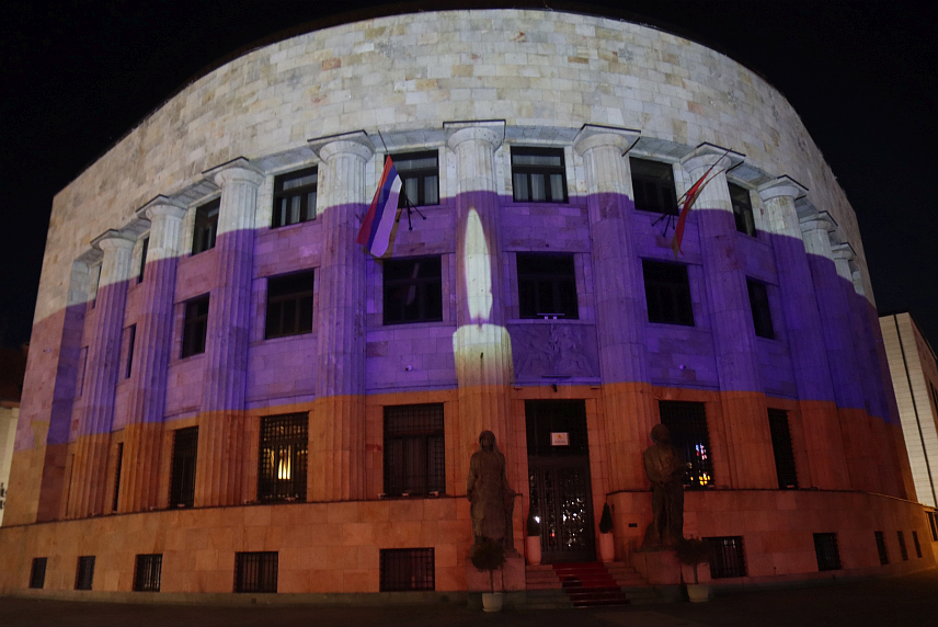 БАЊАЛУКА, 24. МАРТА /СРНА/ - Палата Републике Српске вечерас је освијетљена у бојама заставе Русије, као знак солидарности Српске са Русијом, гдје се десио терористички напад у којем је погинуло 137 људи./фото Борислав Здриња/