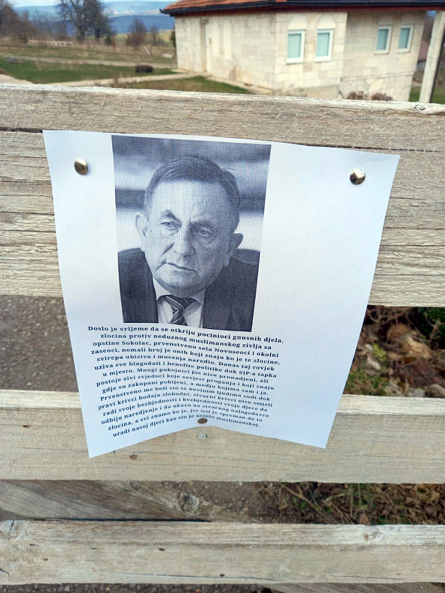 СОКОЛАЦ, 25. МАРТА /СРНА/ - Начелник Сокоца Милован Бјелица потврдио је да је од становника села Новосеоци добио поруке и фотографије спорних летака које су непознати починиоци налијепили на ограде и капије њихових породичних кућа, те да су мјештани изразили згроженост због садржаја тих порука које су пропраћене његовом фотографијом.