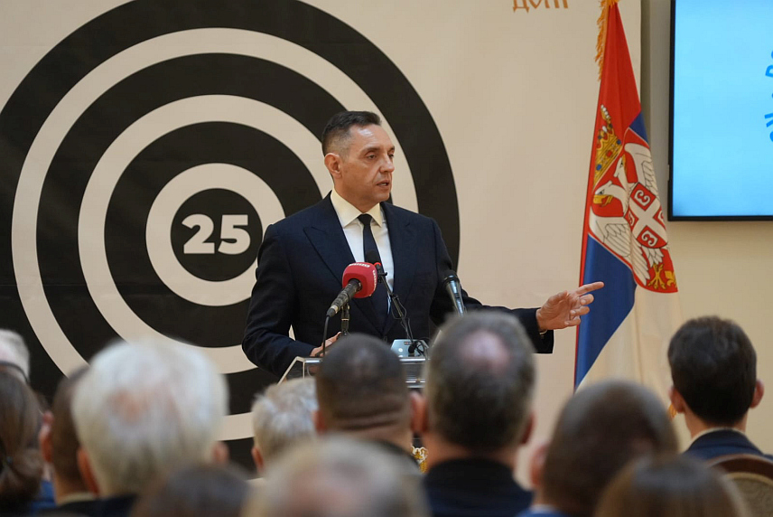 БЕОГРАД, 25. МАРТА /СРНА/ - Рат из 1999. године није завршен већ се и данас води против Србије и српског народа у цјелини, који није уништен војнички што Запад и НАТО сматрају највећом грешком, изјавио је сенатор Републике Српске Александар Вулин.