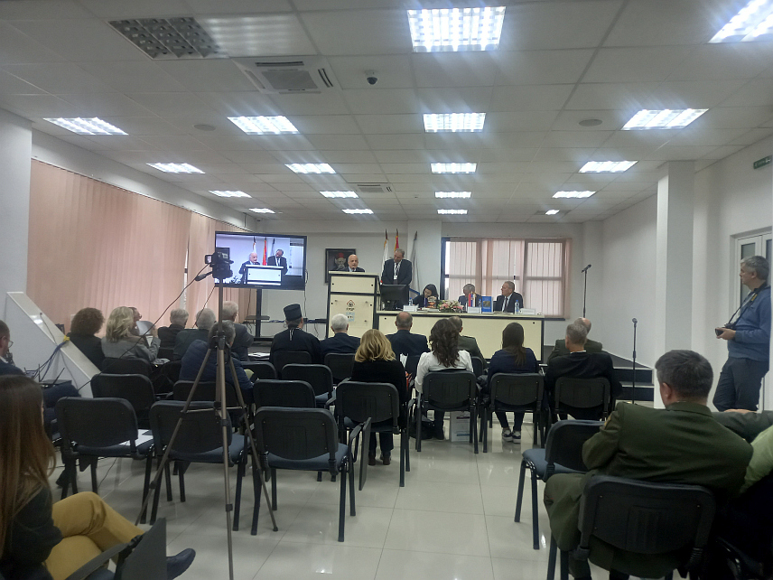 БЕОГРАД, 25. МАРТА /СРНА/ - Адвокат из Рима Анђело Тартаља и адвокат Срђан Алексић на научној конференцији "НАТО агресија на СРЈ - Да се вечно памти" на Факлутету за пословне студије и право универзизтета "Унион - Никола Тесла".