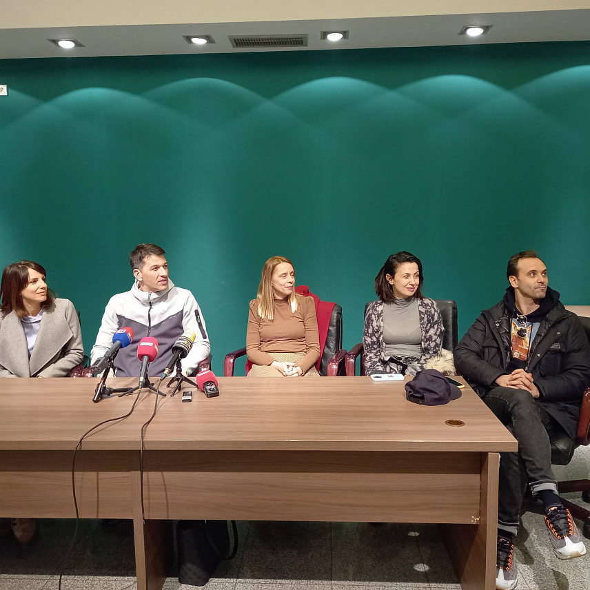 БИЈЕЉИНА, 25. МАРТА /СРНА/ - У Бијељини је вечерас представом "Боинг, боинг" београдског "Театра на брду" почео 23. позоришни фестивал "Дани комедије".