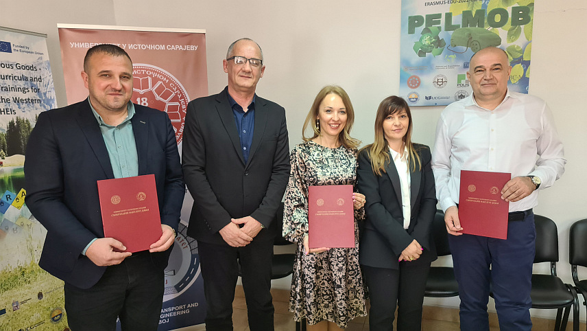 ДОБОЈ, 26. МАРТА /СРНА/ - У Добоју су данас потписани споразуми о пословно-техничкој сарадњи између Саобраћајног факултета Универзитета Источно Сарајево и Економске, Техничке, те Саобраћајне и електро школе, који ће ученицима трећег и четвртог разреда омогућити обављање стручне праксе и присуство тематским радионицама.