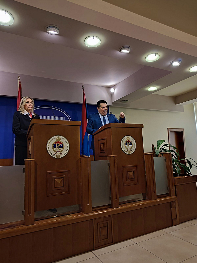 БАЊАЛУКА, 27. МАРТА /СРНА/ - Предсједник Народне скупштине Републике Српске Ненад Стевандић на конференцији за новинаре у Бањлуци након сједнице Колегијума.