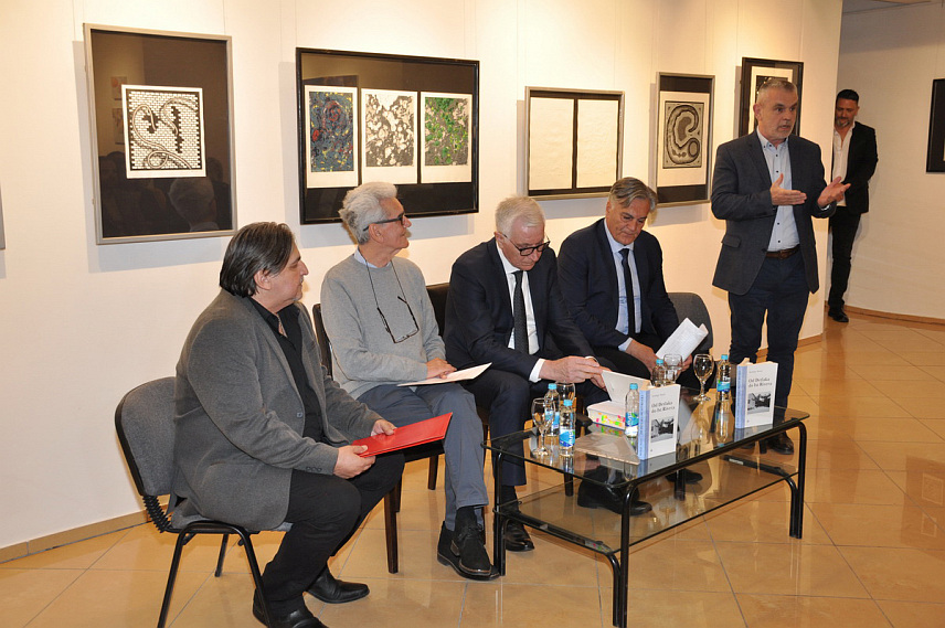 ПРИЈЕДОР, 27. МАРТА / СРНА/ - У Приједору је вечерас промовисана књига "Од Детлака до Ист Ривера", аутобиографско дјело Средоја Новића, српског делегата у Дому народа Парламентарне скупштине БиХ.