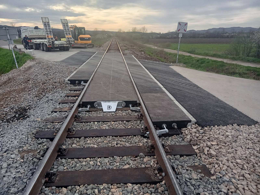 ДОБОЈ, 29. МАРТА /СРНА/ - Путни прелаз у добојском насељу Бољанић поново је у функцији након завршених инфраструктурних радова који су почели 26. марта, саопштено је из компаније "Жељезнице Републике Српске" /ЖРС/.