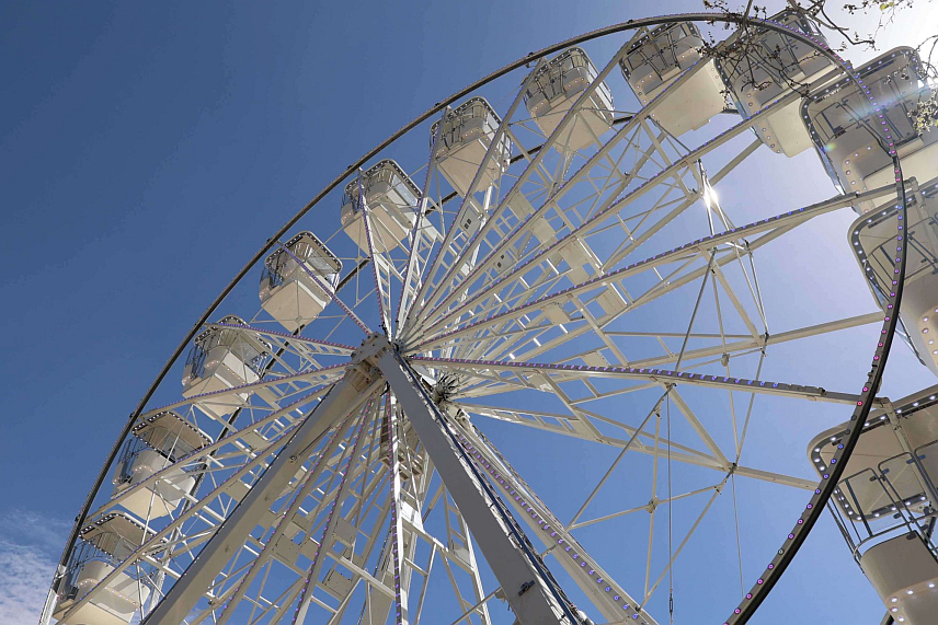 МОСTАР, 30. МАРTА /СРНА/ - У Мостару је данас свечано отворен панорамски точак висине 22 метра, састављен од 22 полуотворене кабине, који је, у организацији градске Tуристичке заједнице и Градске управе, постављен на шеталишту.