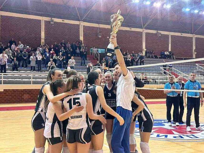 ВИШЕГРАД, 31. МАРТА /СРНА/ - Одбојкашице Одбојкашког клуба "ХЕ на Дрини" из Вишеграда од наредне сезоне такмичиће се у Првој лиги Републике Српске, након што су побиједиле екипу "Гласинац" са Сокоца 3:1.