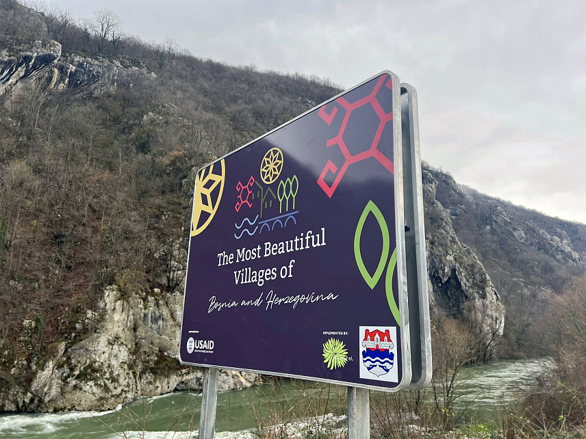 КРУПА НА ВРБАСУ, 6. МАРТА /СРНА/ - У Крупи на Врбасу постављена је туристичка сигнализација са међународном ознаком "Најљепша села".