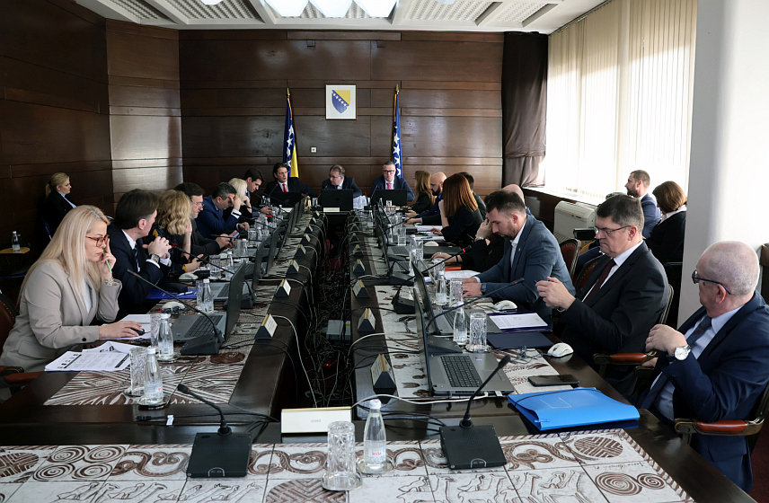 САРАЈЕВО, 6. МАРТА /СРНА/ - Влада Федерације БиХ /ФБиХ/ одобрила је данас 10,5 милиона КМ за успостављање резервних нафтних деривата.