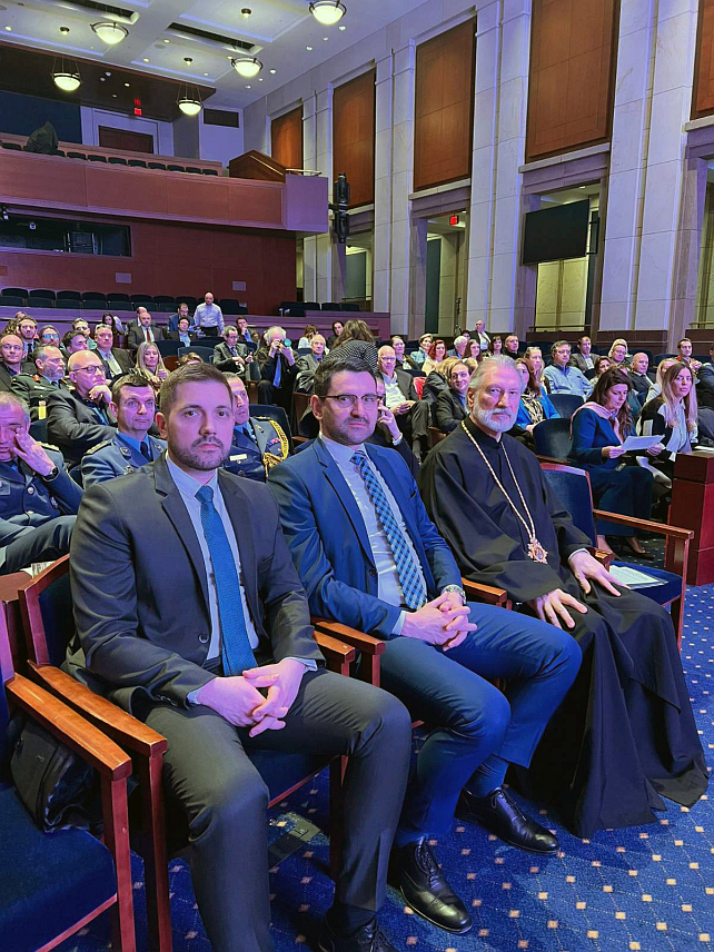 ВАШИНГТОН, 6. МАРТА /СРНА/ - Министар за европске интеграције и међународну сарадњу Републике Српске Златан Клокић присуствовао је синоћ у сали америчког Конгреса на Капитол хилу у Вашингтону премијери филма "Хероји Халијарда" редитеља Радоша Бајића.