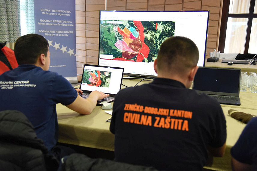 САРАЈЕВО, 7. МАРТА /СРНА/ - На Влашићу је одржана провјера способности служби заштите и спасавања да заједно дјелују у спасилачким мисијама у зимским условима, уз кориштење савремених система за координацију и комуникацију у случају несрећа, саопштено је данас из Министарства безбједности у Савјету министара.