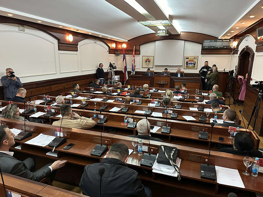 БАЊАЛУКА, 7. МАРТА /СРНА/ - Одборници Скупштине града Бањалука прихватили су данас приједлог трајног рјешења питања водоснабдијевања на подручју Мањаче.