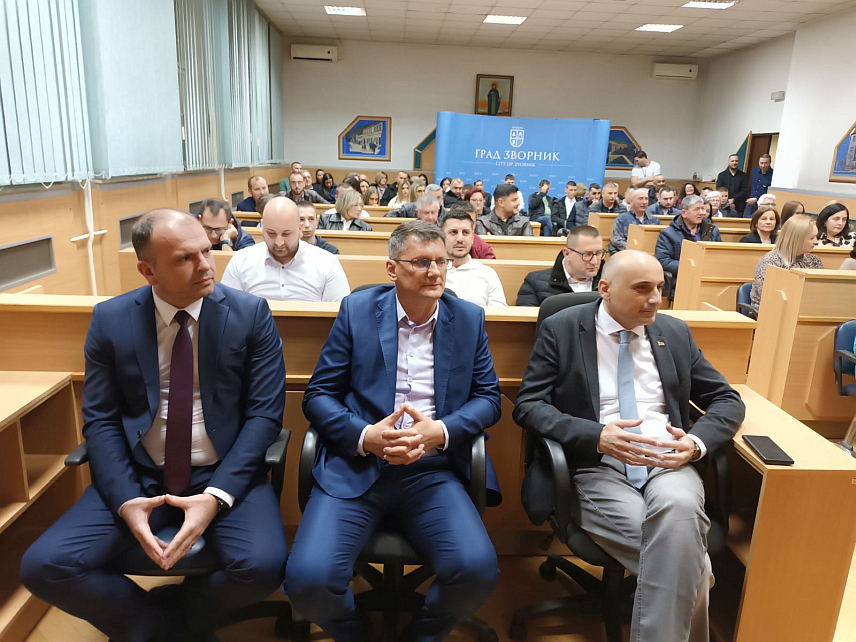 ЗВОРНИК/ОСМАЦИ, 8. МАРTА /СРНА/ - Предсједник НПС-а Дарко Бањац и градоначелник Зворника Бојан Ивановић.