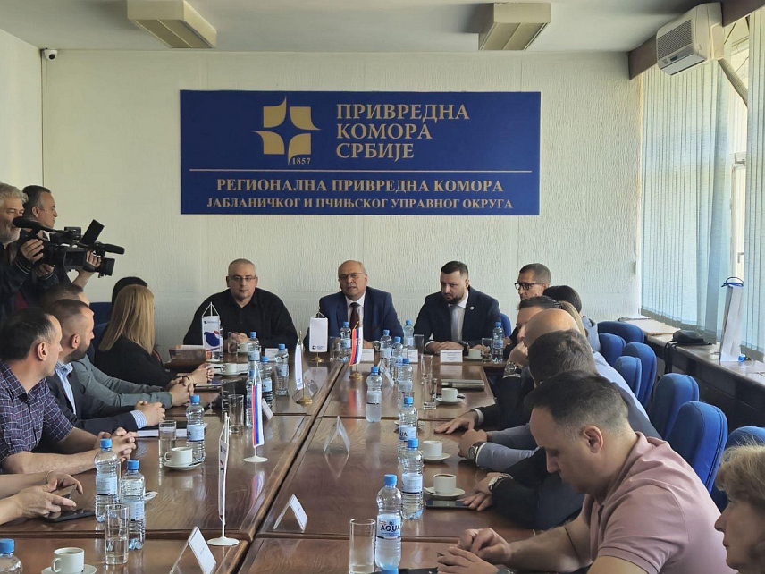 БИЈЕЉИНА, 10. АПРИЛА /СРНА/- У дводневној привредној мисији коју је организовала Подручна привредна комора Бијељина представници овог града и Власенице разговарали су са привредницима Лесковца и Лебана о сарадњи у областима брендирања, пољопривреде и туризма, саопштено је из Коморе.