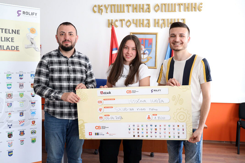 ИСТОЧНО САРАЈЕВО, 12. АПРИЛА /СРНА/ - Kроз програм Омладинске банке, општина Источна Илиџа, у сарадњи са Фондацијом "Мозаик", пружила је подршку пројектним активностима младих.