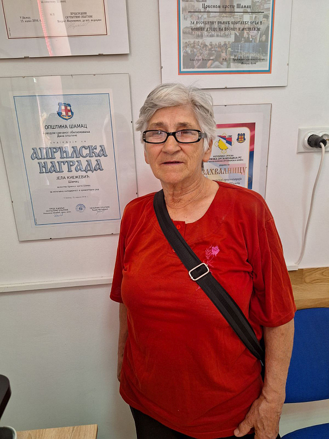 ШАМАЦ, 12. АПРИЛА /СРНА/ - Седамдесетчетворогодишња Јела Кнежевић, најпожртвованија волонтерка из Шамца, више од 30 година помаже старим и болесним лицима којима кува, пере, иде им у посјету, а у те сврхе користи искључиво своју пензију.