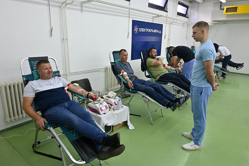 БАЊАЛУКА, 19. АПРИЛА /СРНА/ - У акцији Актива добровољних давалац крви "Електрокрајине" у Бањалуци данас је прикупљено 108 доза крви.