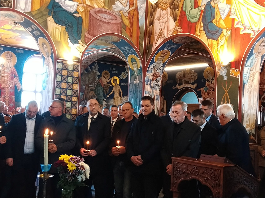 ИСТОЧНО САРАЈЕВО, 20. АПРИЛА /СРНА/ - Служењем парастоса у Цркви Светог великомученика у Источном Новом Сарајеву почело је обиљежавање 32 године од злочина у Добровољачкој улици гдје је, према подацима Републичког центра за истраживање рата, ратних злочина и тражење несталих, 2. и 3. маја 1992. погинуло и убијено најмање 28 припадника ЈНА.
