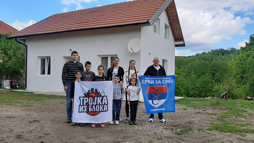 ЗВОРНИК, 20. АПРИЛА /СРНА/ - Представници Хуманитарне организације "Срби за Србе" посјетили су деветочлану породицу Цвијана Мијића у насељу Малешић код Зворника, у чију кућу је ова организација уложила 40.000 КМ.