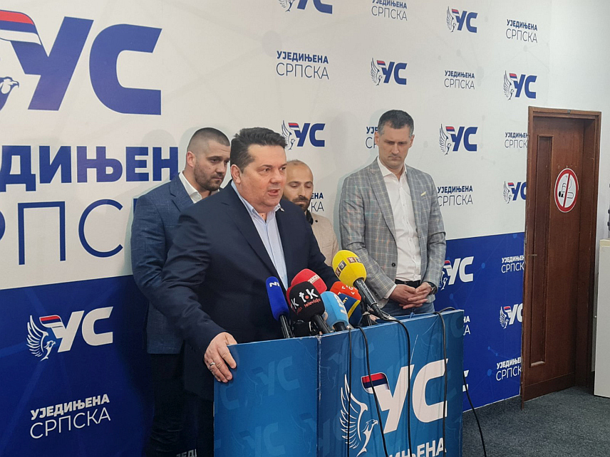 БАЊАЛУКА, 22. АПРИЛА /СРНА/ - Предсједник Уједињене Српске Ненад Стевандић на конференцији за новинаре у Бањалуци.