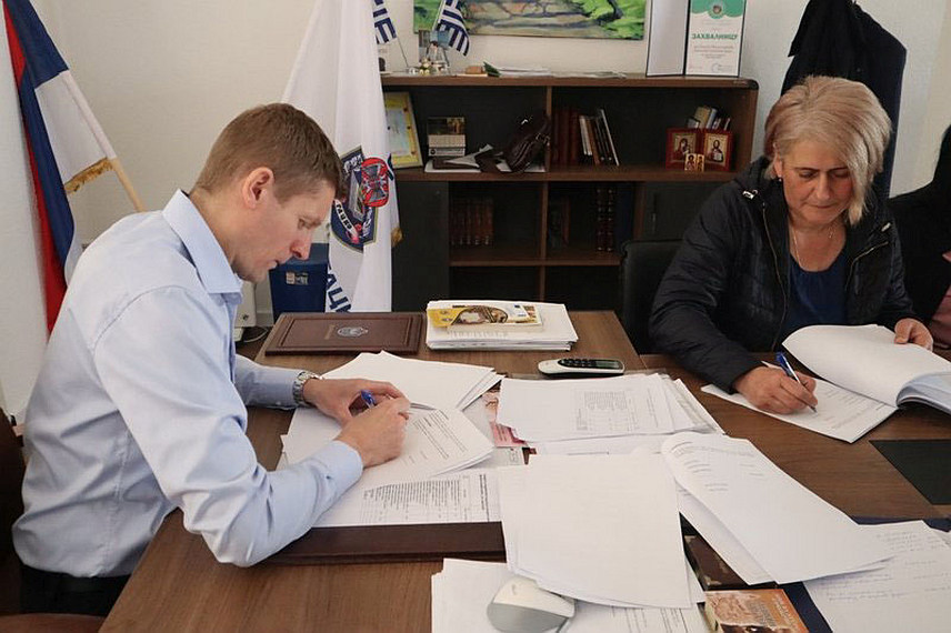 ГАЦКО, 23. АПРИЛА /СРНА/ - Представници општине Гацко потписали су данас уговоре са четири корисника пројекта "ЕУ за пољопривреду" /EU4AGRI/, који проводи Развојни програм УН / УНДП/, а чија је укупна вриједност 68.000 КМ.