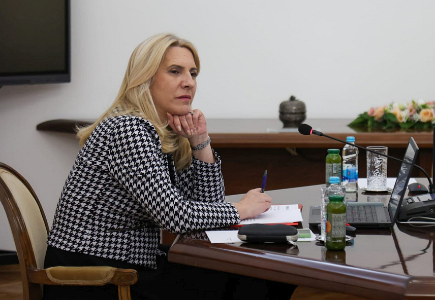 САРАЈЕВО, 23. АПРИЛА /СРНА/ - Српски члан Предсједништва БиХ Жељка Цвијановић на данашњој ванредној сједници, која је сазвана на њен захтјев.