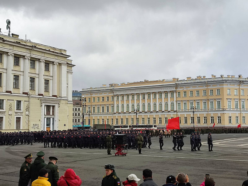 САНКТ ПЕТЕРБУРГ, 23. АПРИЛА /СРНА/ - У Санкт Петербургу у току су припреме за обиљежавања 9. маја, Дана побједе над фашизмом.