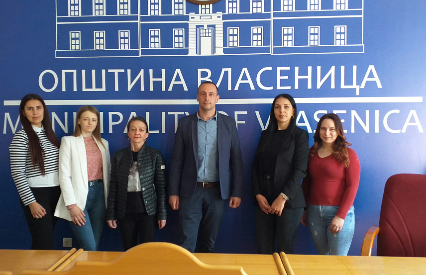 ВЛАСЕНИЦА, 24. АПРИЛА /СРНА/ - У Власеници су данас четири жене из маргинализованих група потписале уговоре о субвенцији за покретање властитог посла вриједности по 12.000 КМ, које су обезбиједили општина у сарадњи са Програмом подршке заштити људских права УСАИД/ИНСПИРЕ.