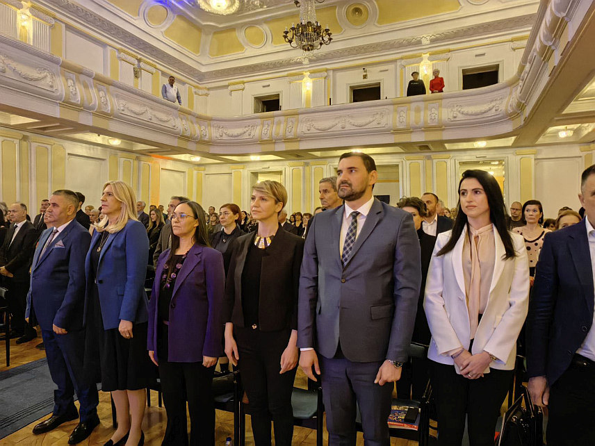 БАЊАЛУКА, 24. АПРИЛА /СРНА/ - Српски члан Предсједништва БиХ Жељка Цвијановић на свечаној академији поводом 20 година рада Савеза националних мањина Републике Српске.