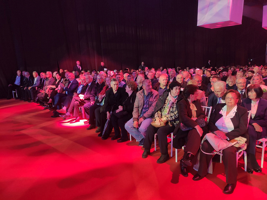 БАЊАЛУКА, 24. АПРИЛА /СРНА/ - Свечана академија поводом Дана града Бањалука, којој присуствују високи званичници Републике Српске и Србије.