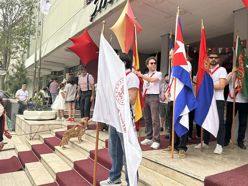 АНКАРА, 25. АПРИЛА /СРНА/ - У Анкари је свечано отворен 19. Међународни Фестивал "Мале даме и мала господа" на којем учествују глумци Дјечијег позоришта Републике Српске са представом "Био једном један лав".