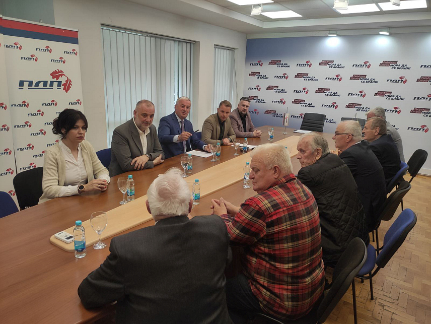 БАЊАЛУКА, 25. АПРИЛА /СРНА/ - Лидери ПДП-а и Партије уједињених пензионера /ПУП/ Бранислав Бореновић и Славко Пејић потписали су данас у Бањалуци споразум о сарадњи.