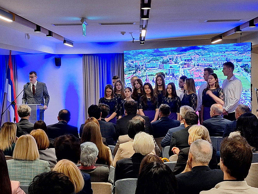 ИСТОЧНА ИЛИЏА, 26. АПРИЛА /СРНА/ - Свечана академија поводом обиљежавања општинске крсне славе - Ђурђевдана.