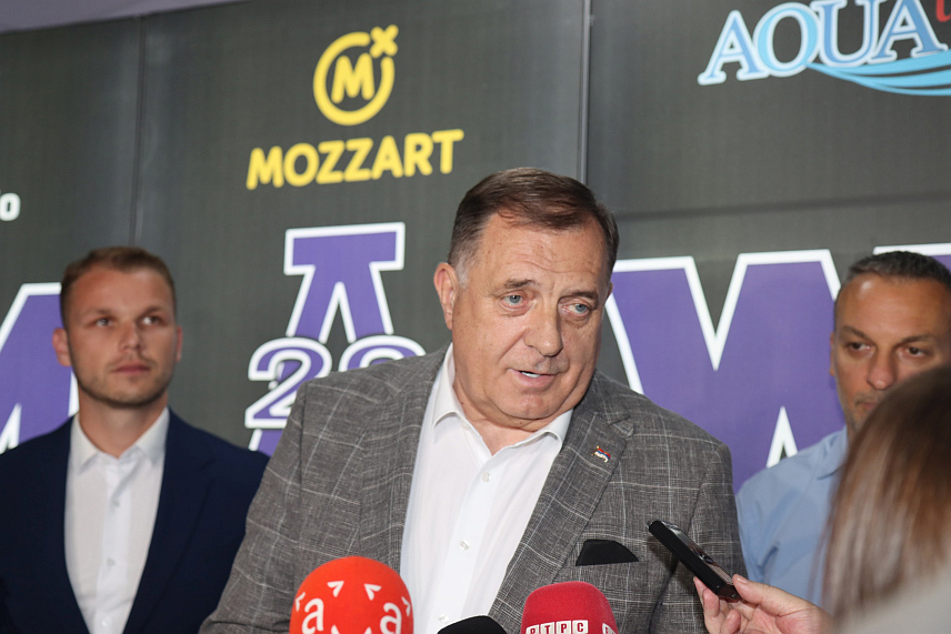 БАЊАЛУКА, 27. АПРИЛА /СРНА/ - Предсједник Републике Српске Милорад Додик - изјава новинарима./фото Борислав Здриња/