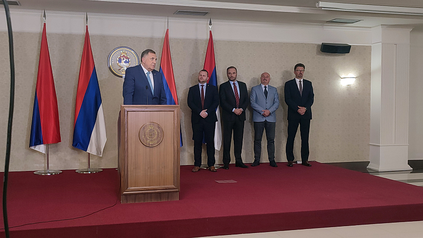 ИСТОЧНО САРАЈЕВО, 29. АПРИЛА /СРНА/ - Предсједник Републике Српске Милорад Додик на конференцији за новинаре у Источном Сарајеву.