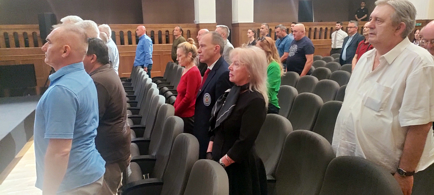 БЕОГРАД, 29. АПРИЛА /СРНА/ - У Југословенској кинотеци у Београду данас је премијерно приказан документарни филм "Прича поносног пука" о 65. заштитном моторизованом пуку Главног штаба Војске Републике Српске /ВРС/, јединици која је од почетка до краја учествовала у ратовима у бившој Југославији.