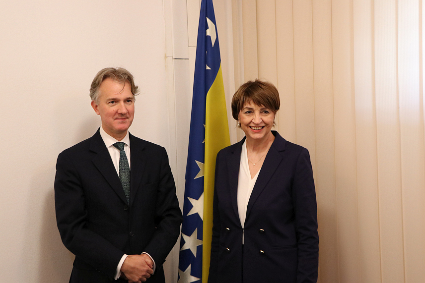 САРАЈЕВО, 2. АПРИЛА /СРНА/ - Предсједник Централне изборне комисије /ЦИК/ БиХ Ирена Хаџиабдић и британски амбасадор Џулијан Рајли разговарали су данас о организацији и провођењу локалних избора у контексту посљедњих измјена Изборног закона БиХ.