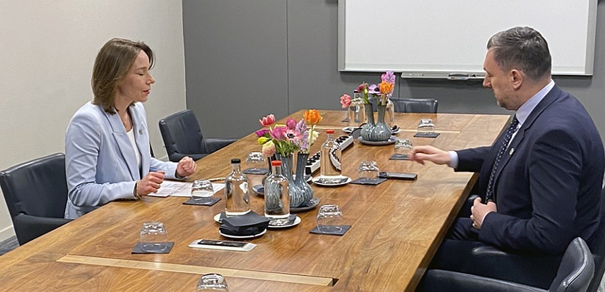 САРАЈЕВО, 2. АПРИЛА /СРНА/ - Министар спољних послова Холандије Ханке Бруинс Слот на састанку у Сарајеву са министром иностраних послова у Савјету министара Елмедином Конаковићем.